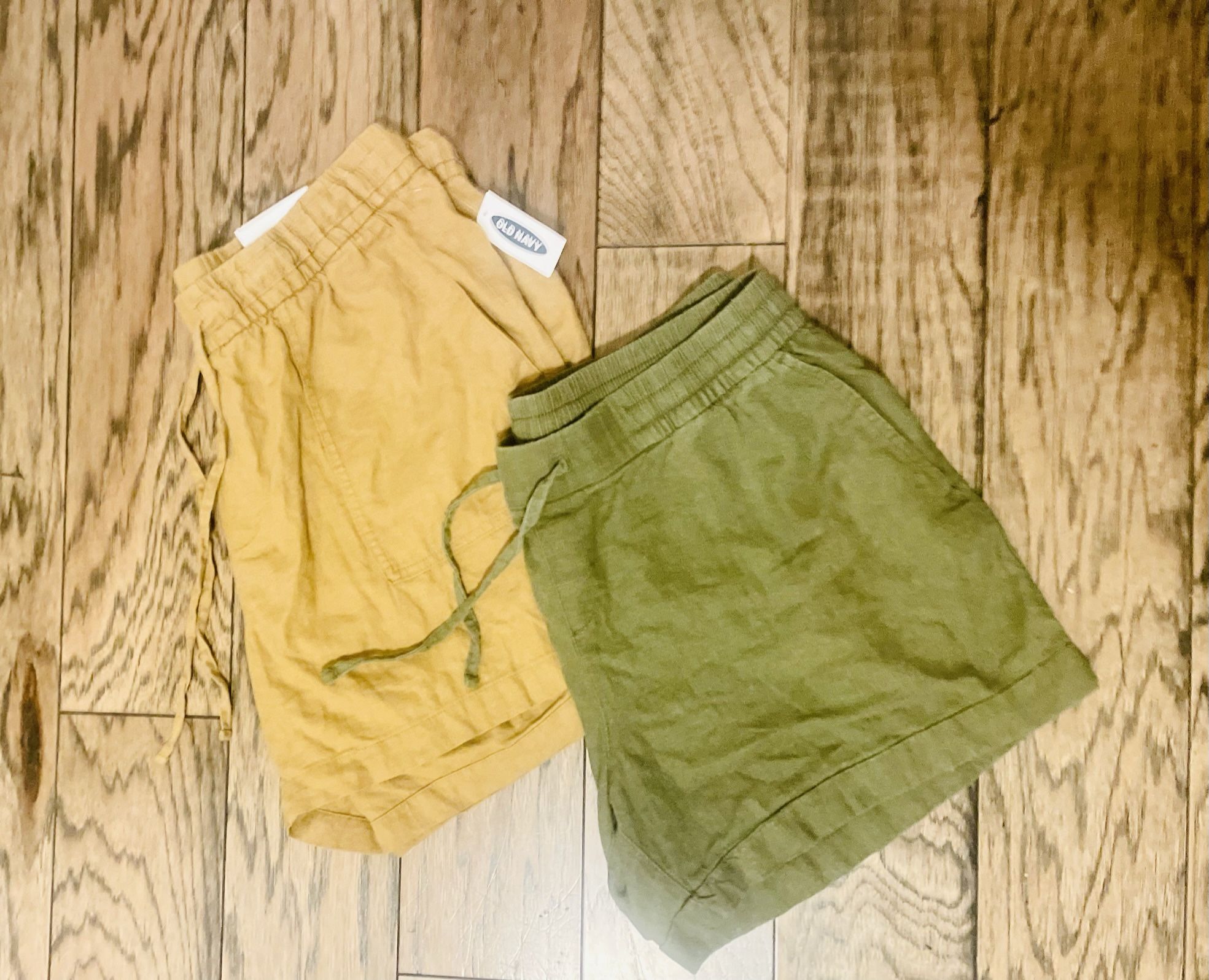 Old Navy Linen Cargo Shorts (2) NWT Size Large 