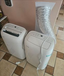 AC PORTABLE TOSHIBA 6000 BTU 260 sq ft Ideal HOSE,WINDOW COVER IS TOUCH SCREEN WORKS GREAT YOU CAN TEST IT BEFORE PURCHASE FOR ANY QUESTION TEXT ME PL