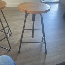 2 Adjustable chairs