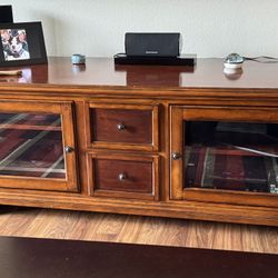 Entertainment center