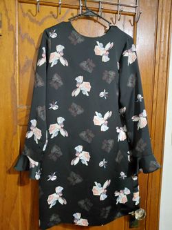 Barely worn Banana Repulic flower designed dress