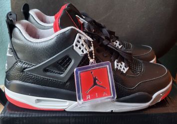 Jordan 4 Retro Bred. Size 10