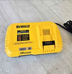 DEWALT Charger Fan Cooled 12 Amp Fast Charge