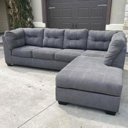 GORGEOUS SECTIONAL GREAT CONDITION SUPER COMFY AND CLEAN 