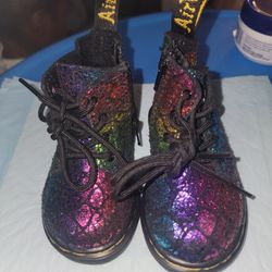Dr. Martens Size 4C