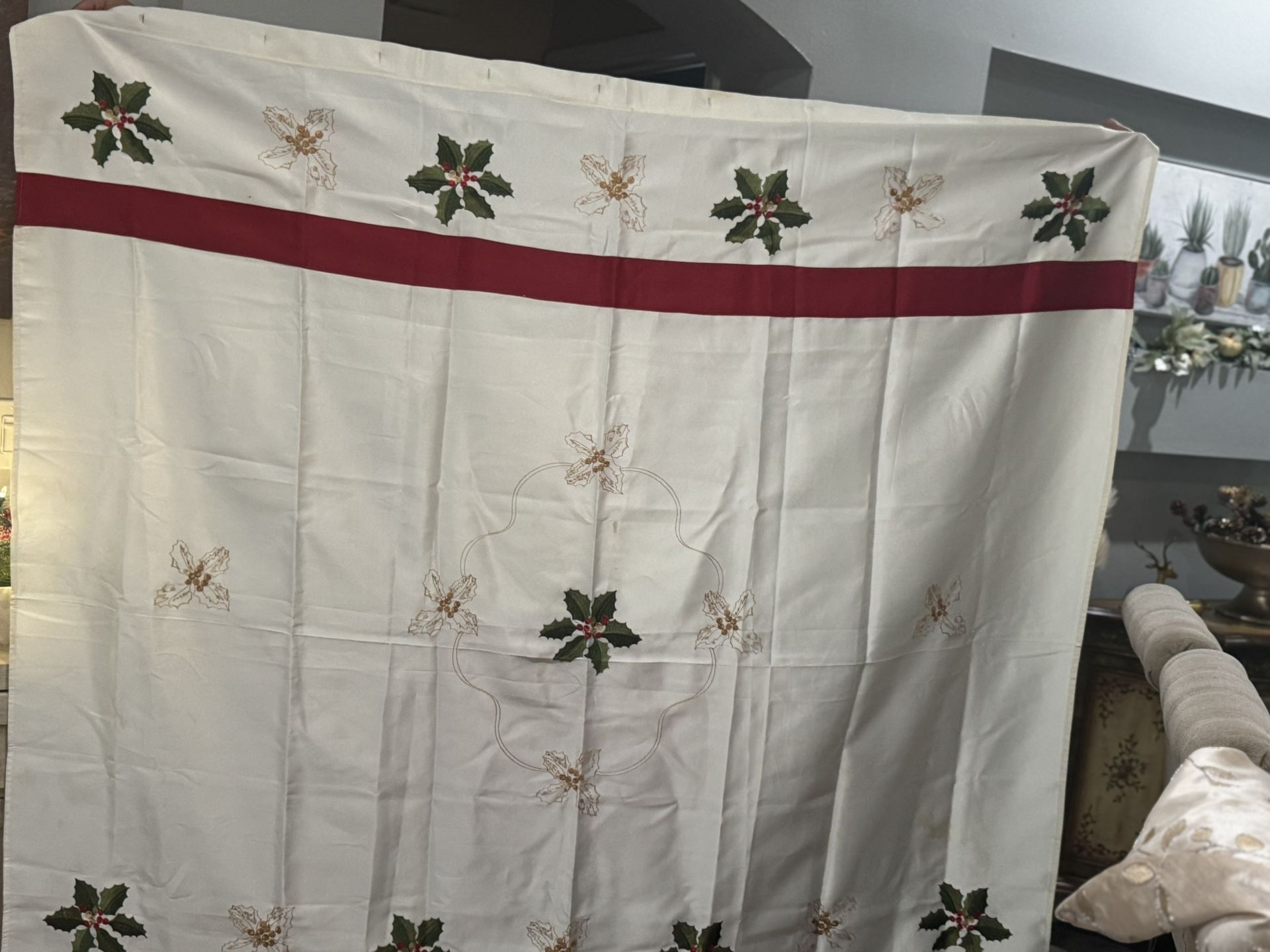 Christmas shower curtain ( Nice satin  material!