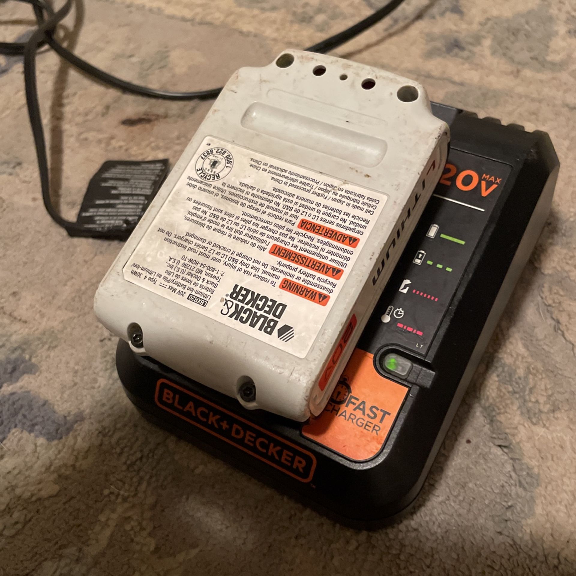 20 MAX LITHIUM ION CHARGER