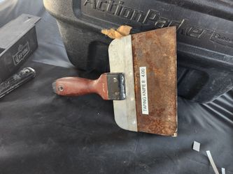Taping knife
