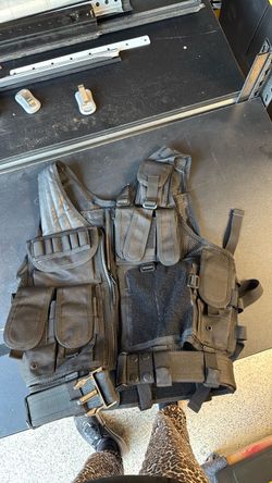Huntsen tactical vest with belt