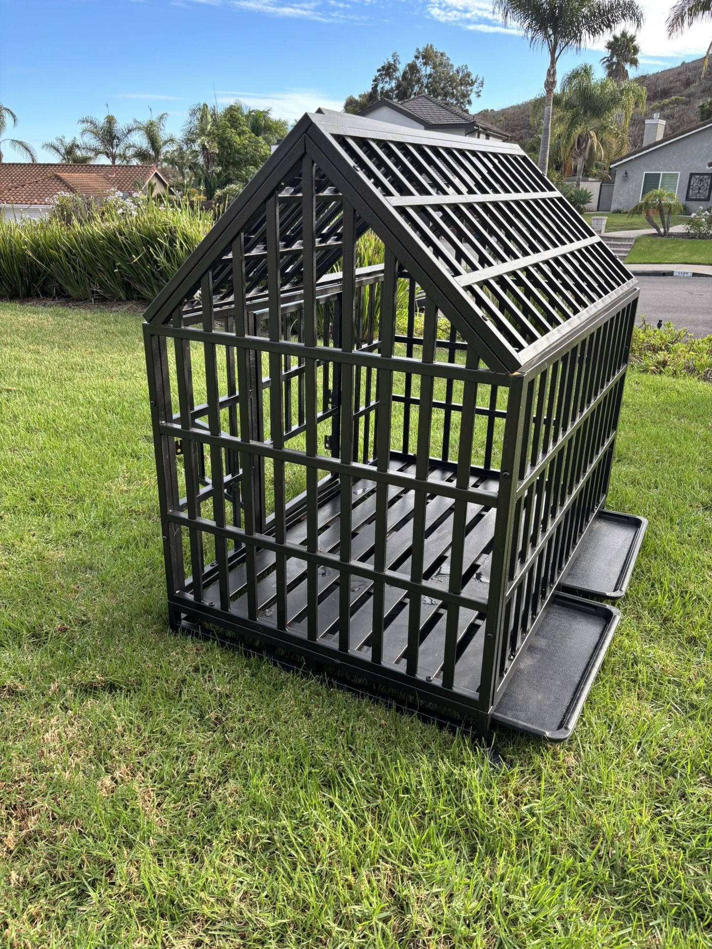 Dog crate