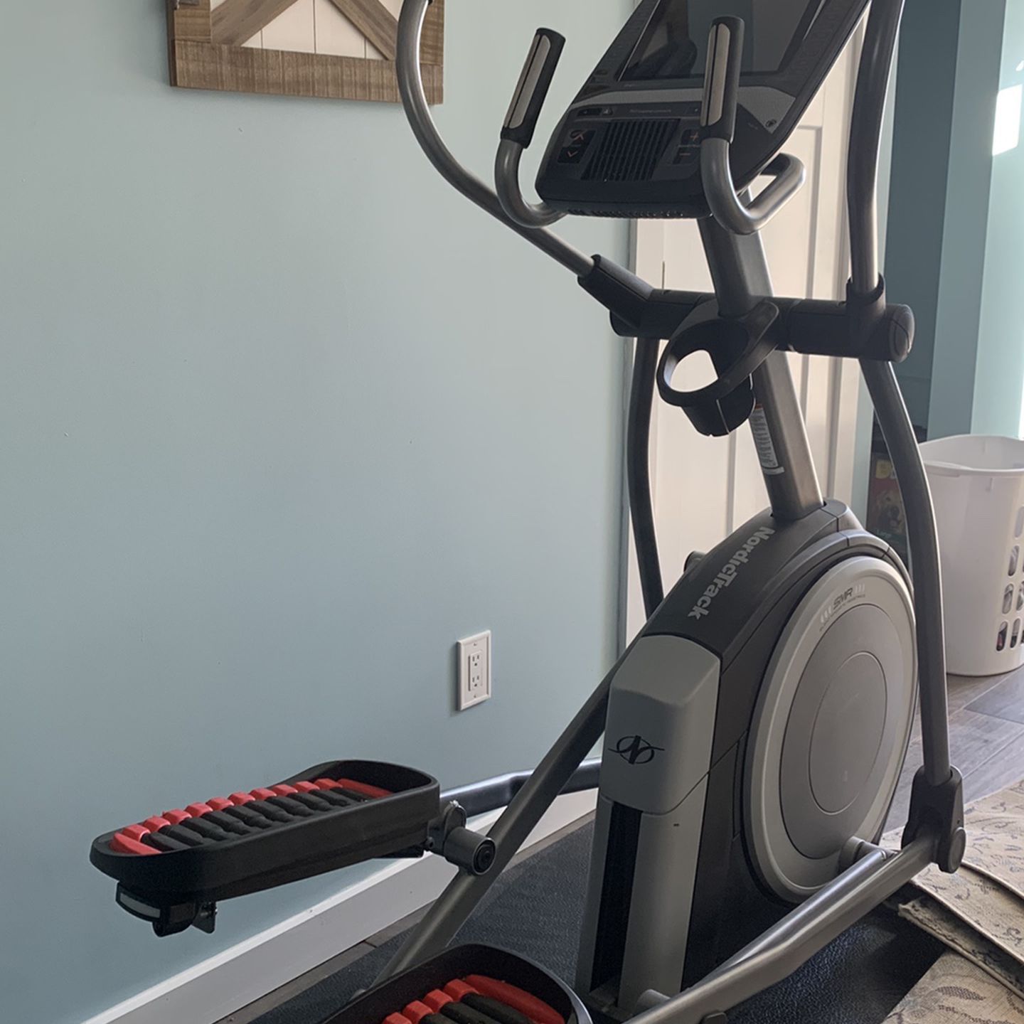 NordicTrack Elliptical , Like New  MUST SELL
