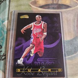 5 Card Lot Of Kobe Bryant, Rookies Etc
