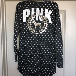 (NEW) Women’s Victoria Secrets Pink Henley Nightgown Size Medium 