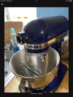 Kitchen aide mixer no attachments only bowbsomcheap $150cash only
