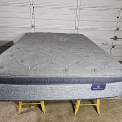 Queen Size Mattress, Gray Color 