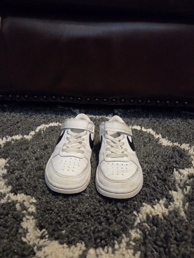 Boys Nike Low Rise Sneakers