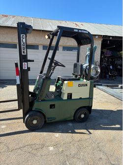 Clark forklift (Read Description)