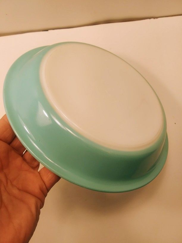 Vintage Pyrex 209 9 Inch Pie Plate in Rare Robin's Egg Blue