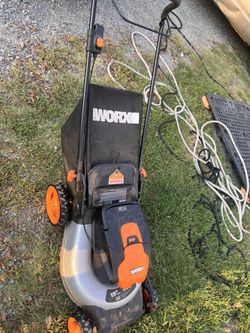 Worx Cordless Push Mower 19 inch 36 volts with bagger works good