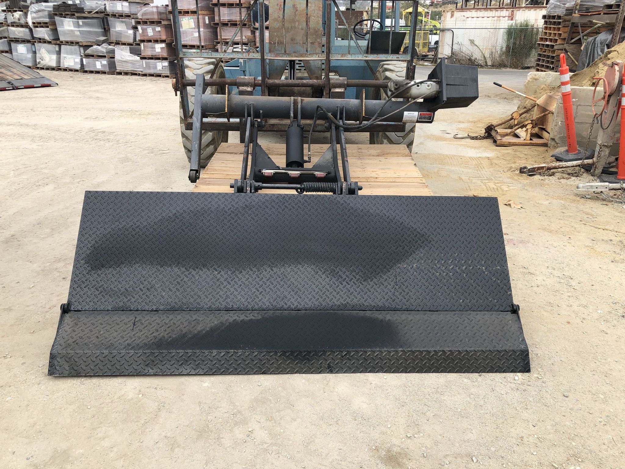 2005 Waltco  Model 222R 2,000lb Truck Lift Gate