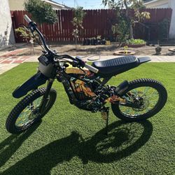 Surron Light Bee X (Black Edition) 2023 ONLY 1100+ Miles 