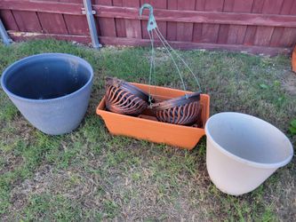 Garden pots. Large. Baskets.