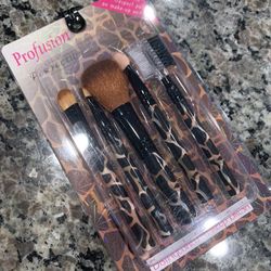 New makeup brush