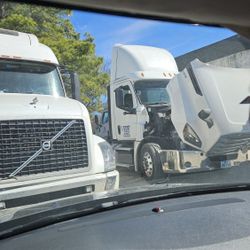 Volvo D12 2007 Clean Title