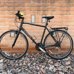 Trek FX 2 Hybrid 24-speed Bike XL 22.5” Frame, 700c, Rear Rack, Matte Black