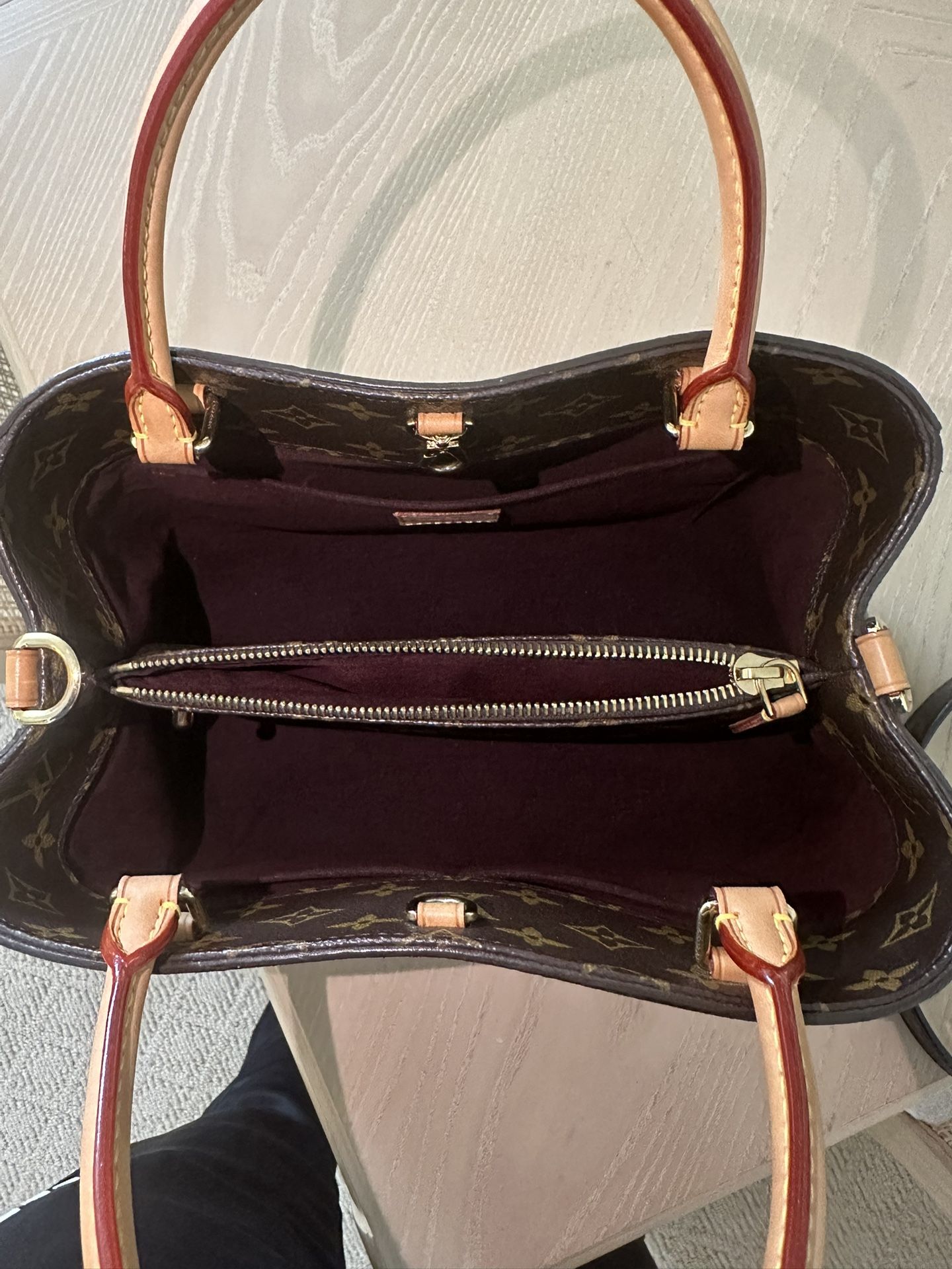 Louis Vuitton Montaigne MM Purse