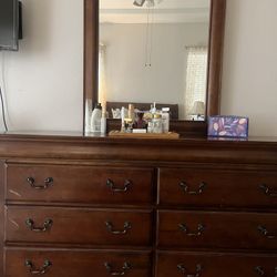 Dressing Table With Queen Size Bed Total $600