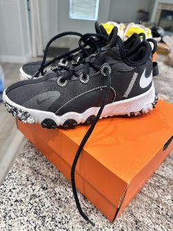 nike future field cleats size 1.5
