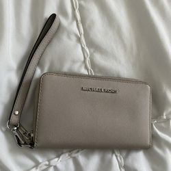 Michael Kors Wristlet Wallet