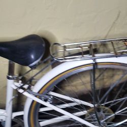 Woman's 26"  BIKE