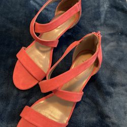 Like Mew Size 10 Heels Nice Coral Color 