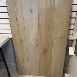 Vinyl Floor In$tallatïon