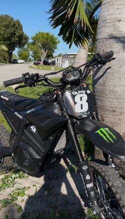 selling valtinsu em5 (40 mph) mods: matte black spray painted , chi battery 72v style sticker , custom zip and open bag can fit a lot of stuff , guts 
