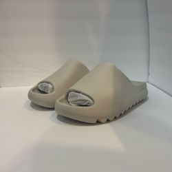 Yeezy Slides Tan