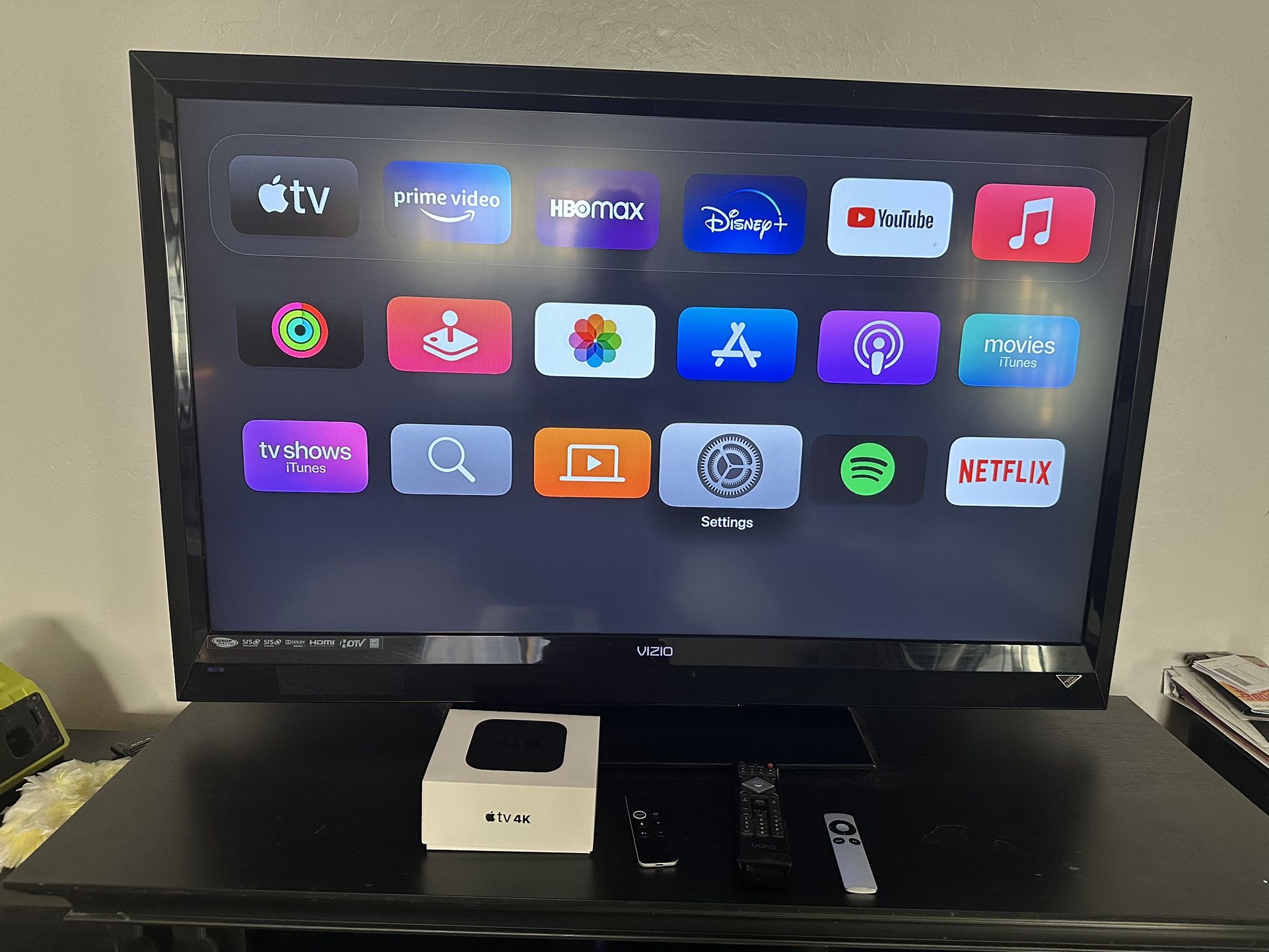 47” Vizio TV + Apple TV 4K Bundle (Both w/ Remotes – Works Great!)