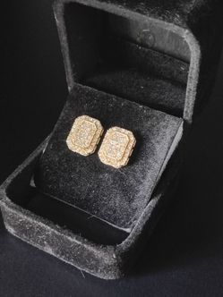 14kt Gold 2.10 Carat Diamond Earrings.