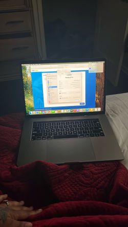 MacBook Pro 15” 2019 | i7 | 32GB RAM | 512GB SSD | Touch Bar