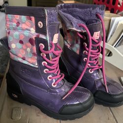 Ugg Snow Boots 