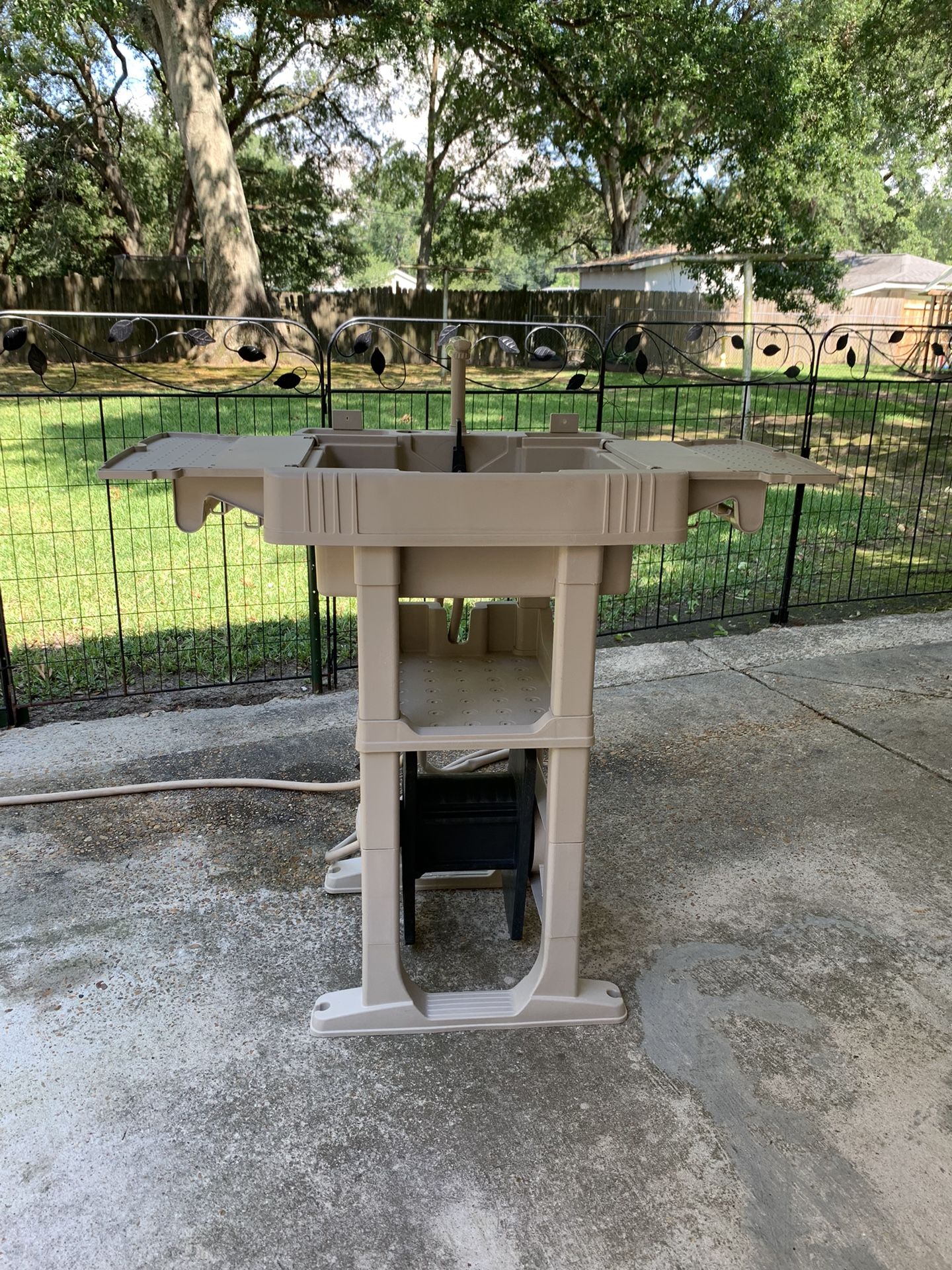 Outdoor Sink & Hose Reel