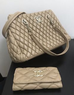 Handbag.