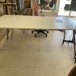 Desk/Arts Table