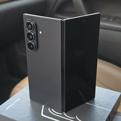 Samsung Galaxy Z Fold7 256GB (Unlocked) - Jet Black