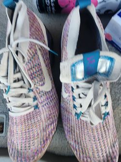 Nike womens athletic shoes