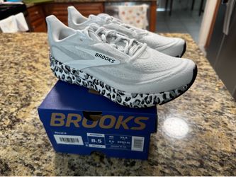Brooks Revel 9 Women's Size 8.5 Leopard White Ultimate Gray Black 120489-1B-132
