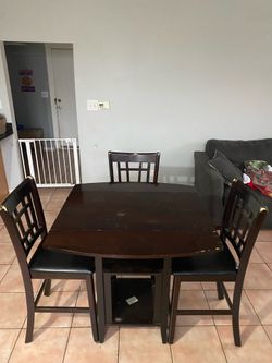 Table with 3 Chairs