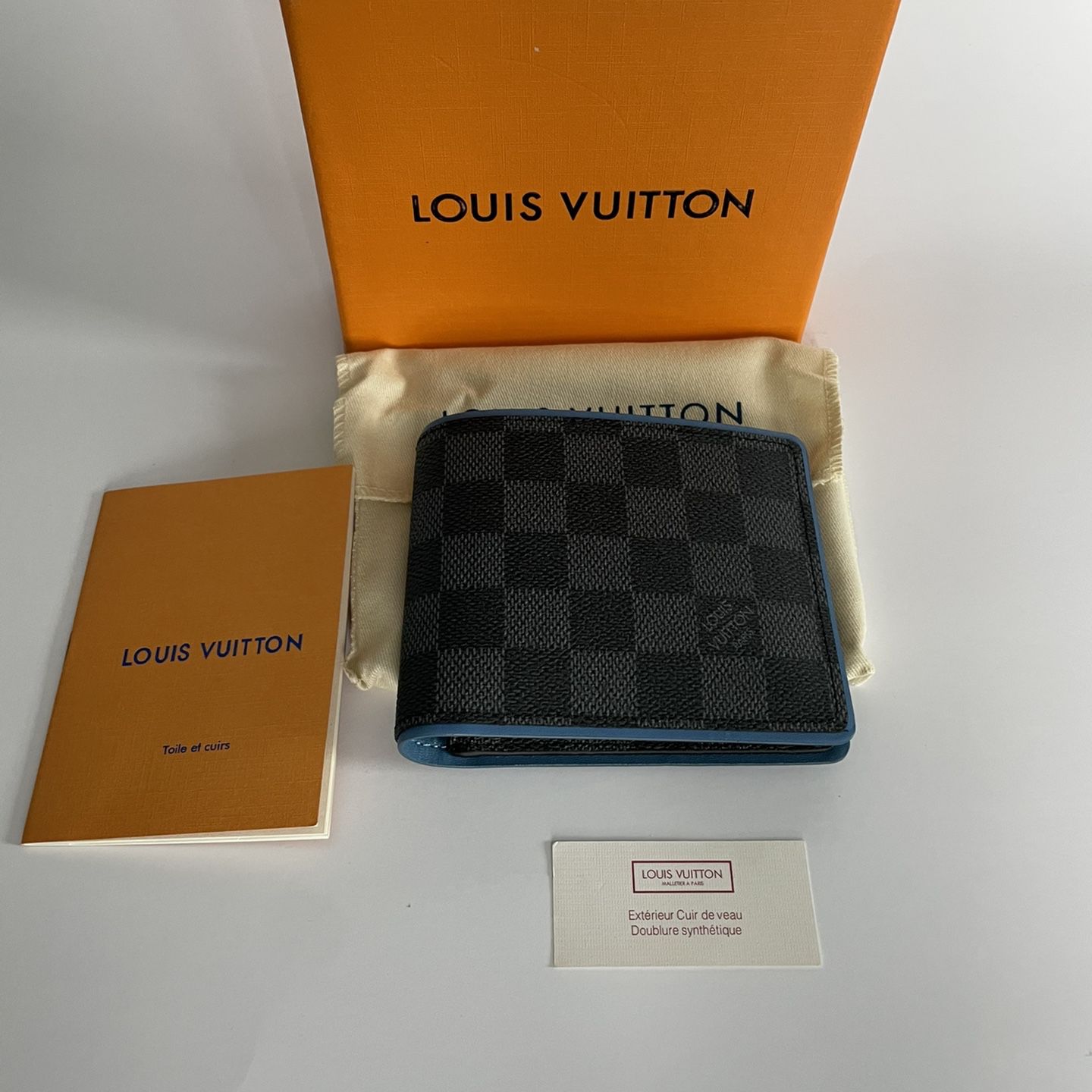Authentic Louis Vuitton Bifold Wallet- Limited Edition Red for Sale in  Levittown, NY - OfferUp